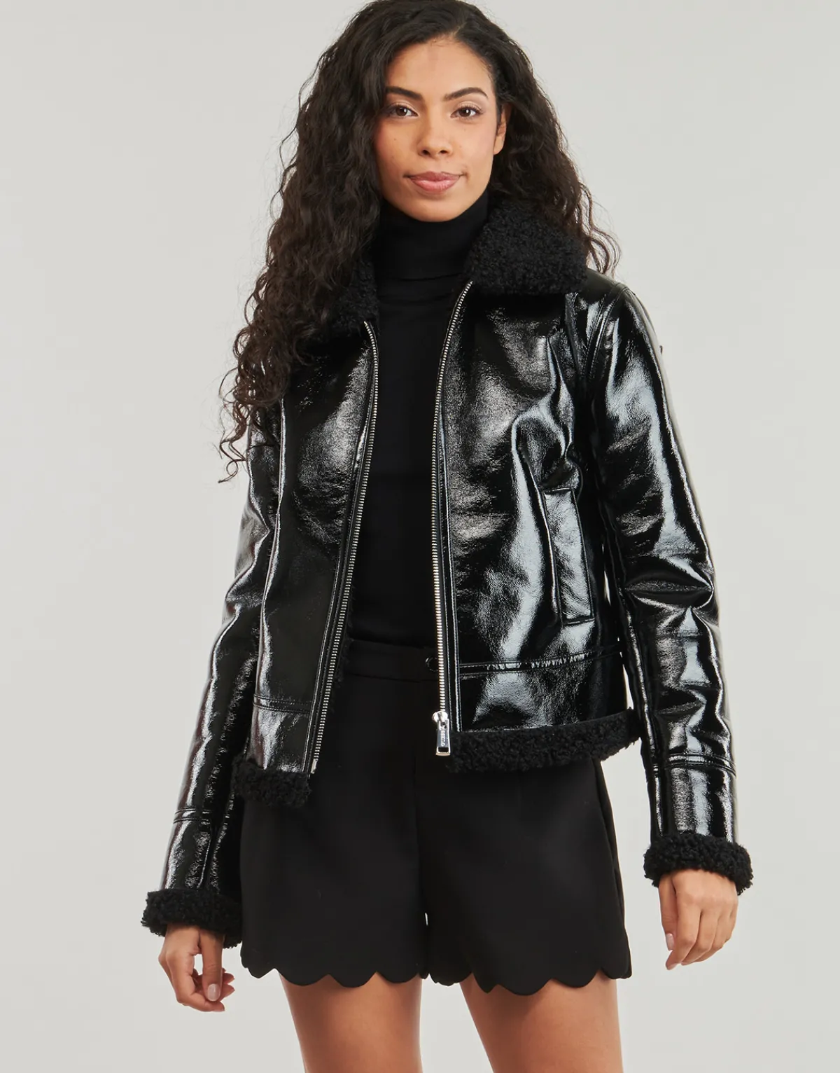 Vestes^Guess - LS ANDREA FAUX SHEARLING JKT Noir