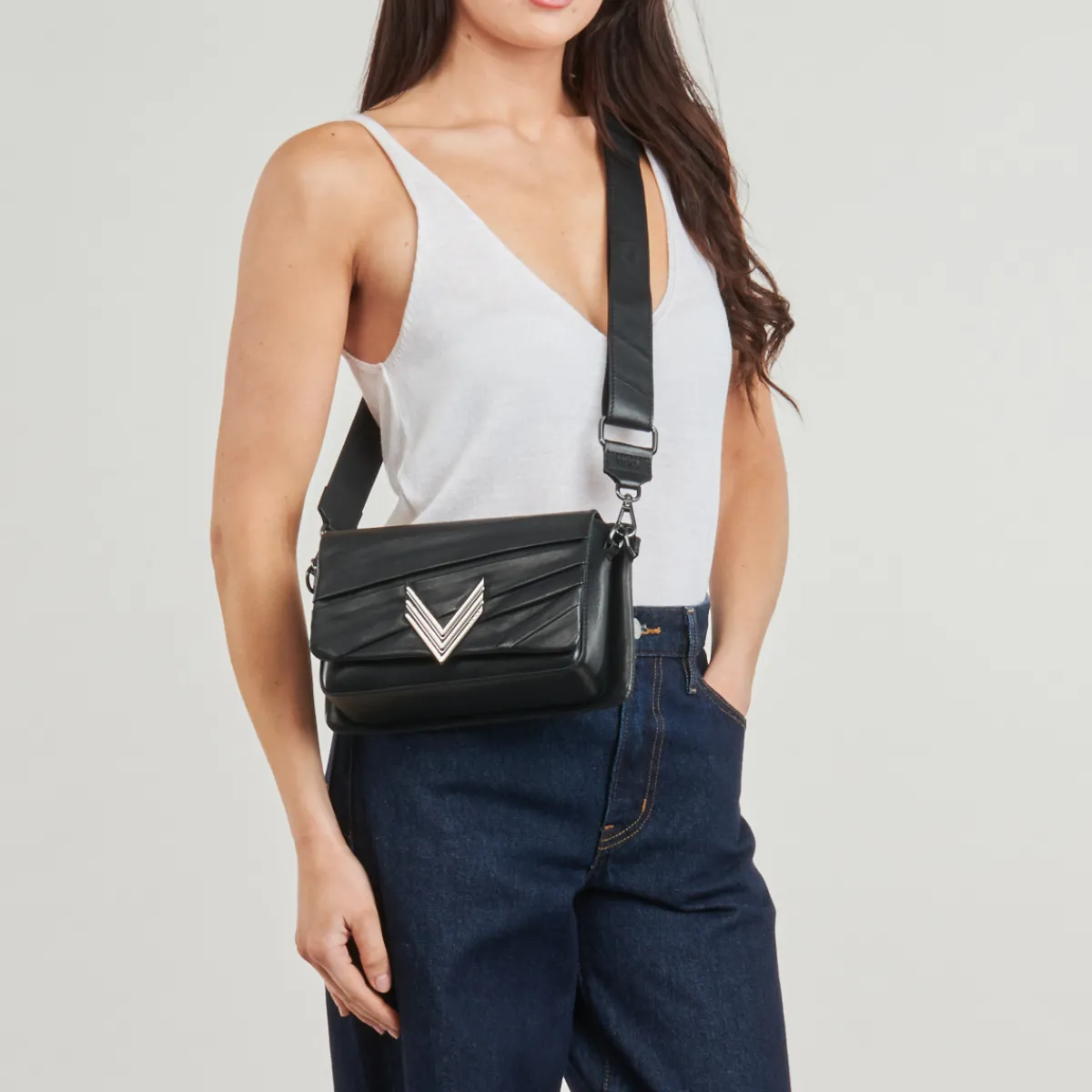 Besaces / Sacs Bandoulière^Ikks - 111 CUIR DRAPE Noir