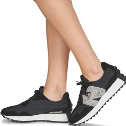 Baskets Mode^New Balance - 327 Noir