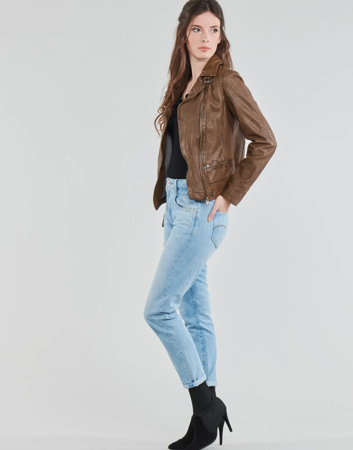 Vestes^Oakwood - VIDEO Cognac